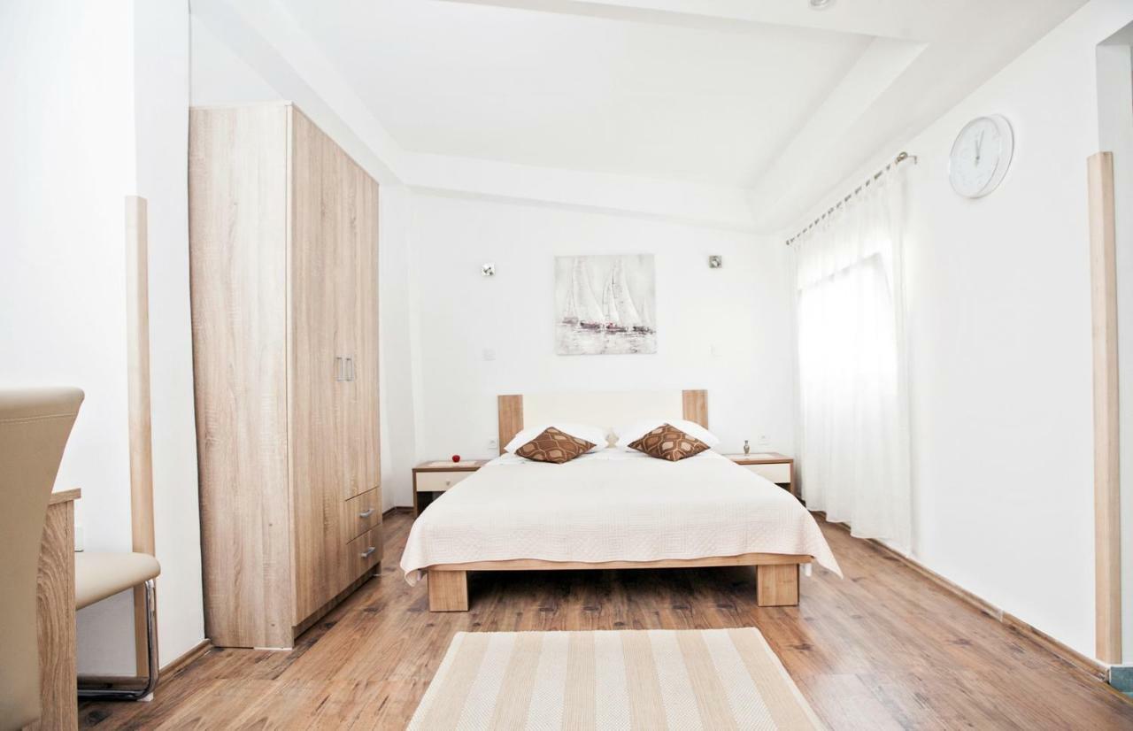 The Garden Rooms & Suites Σπλιτ Εξωτερικό φωτογραφία