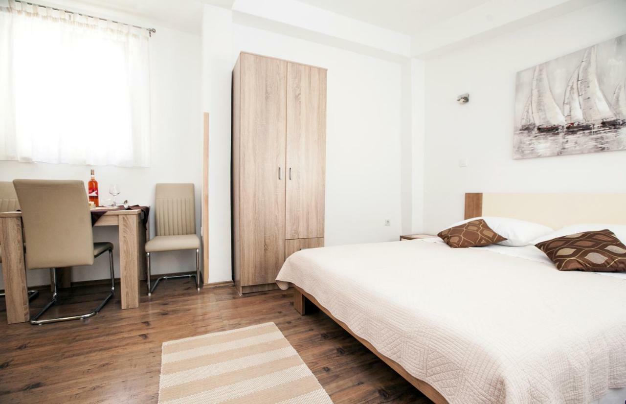 The Garden Rooms & Suites Σπλιτ Εξωτερικό φωτογραφία