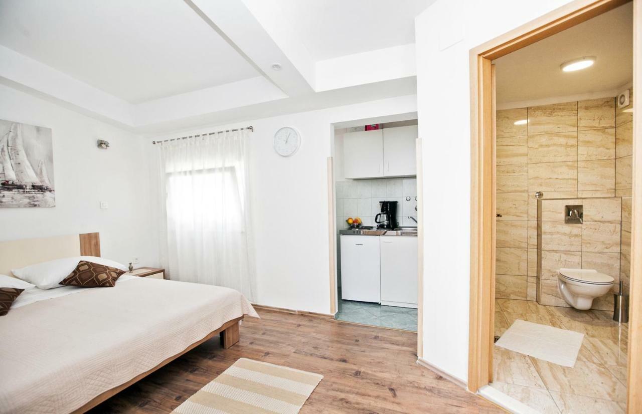 The Garden Rooms & Suites Σπλιτ Εξωτερικό φωτογραφία