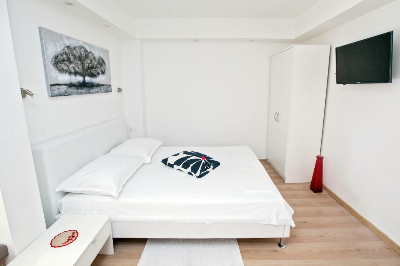 The Garden Rooms & Suites Σπλιτ Εξωτερικό φωτογραφία