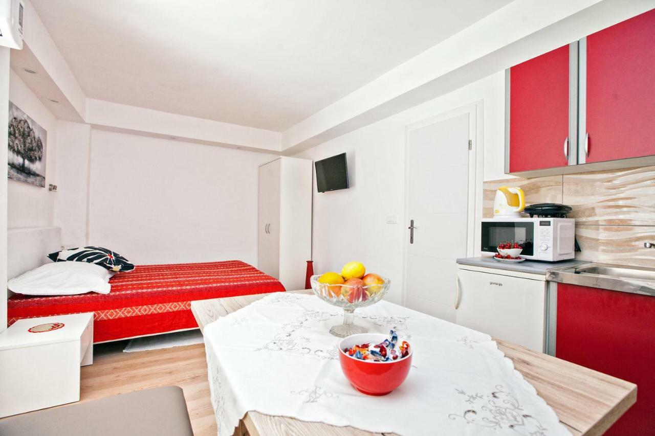 The Garden Rooms & Suites Σπλιτ Εξωτερικό φωτογραφία