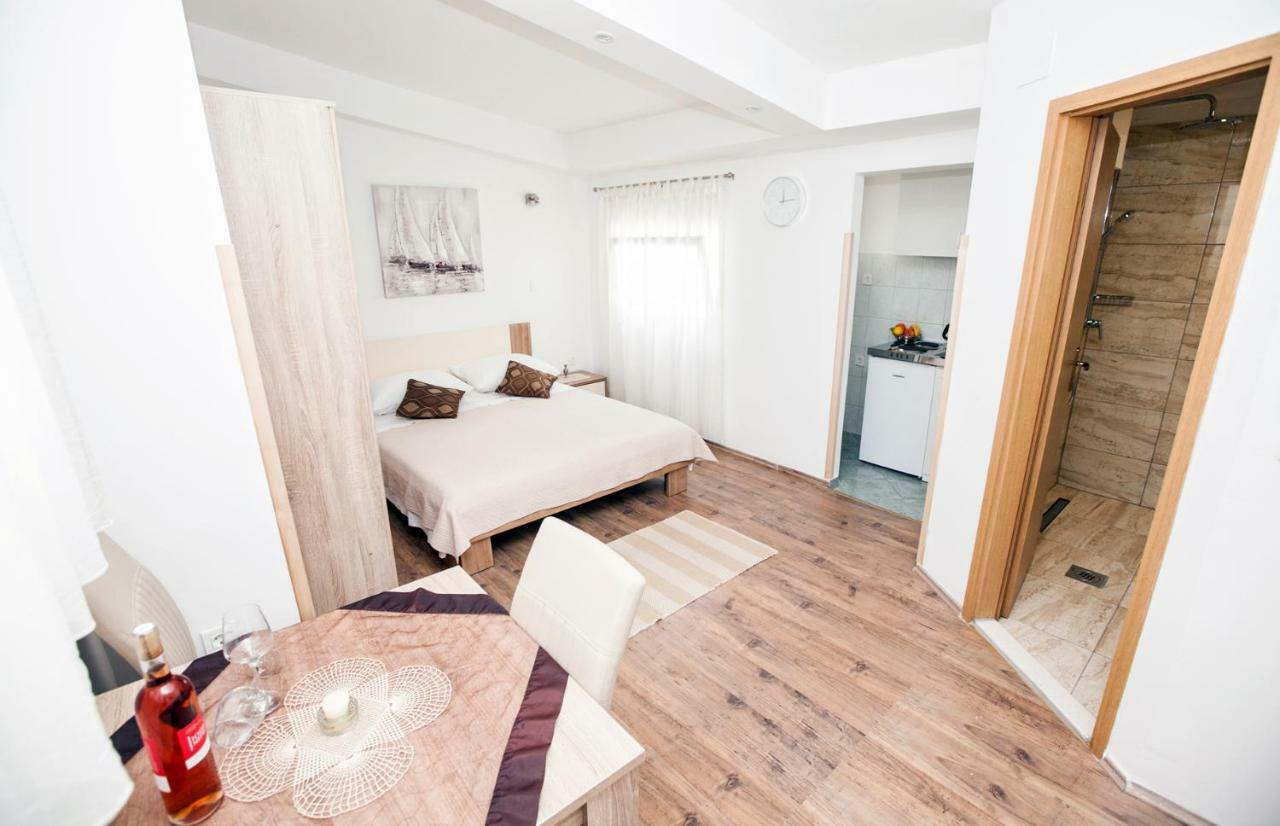 The Garden Rooms & Suites Σπλιτ Εξωτερικό φωτογραφία